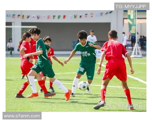 拉玛足球学校培养未来足球明星的梦想与实践之路